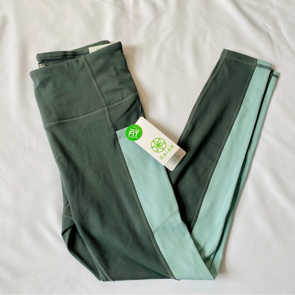 GAIAM Pants - NWT Gaiam Small Exercise Leggings